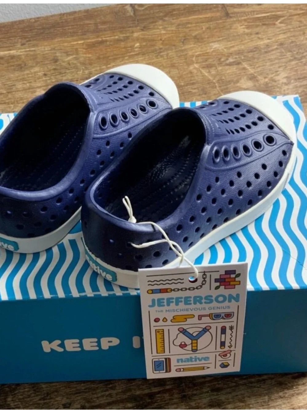 Native Jefferson‎ Boys size 5 NIB